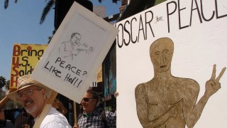 Remember When a War in the Middle East Completely Disrupted the Oscars?