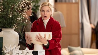 ‘Oh. What. Fun.’ Review: Michelle Pfeiffer Makes Spirits — and This Comedy — Bright